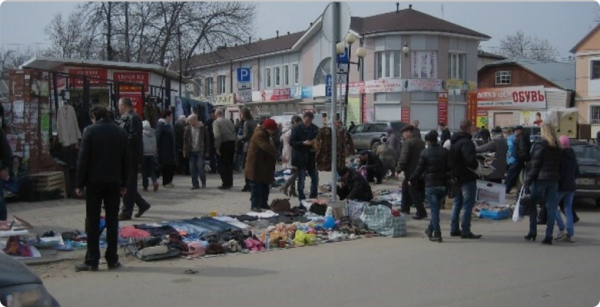 Блошиный рынок расположен по адресу Тула пересечение улиц Смирнова и Колетвинова