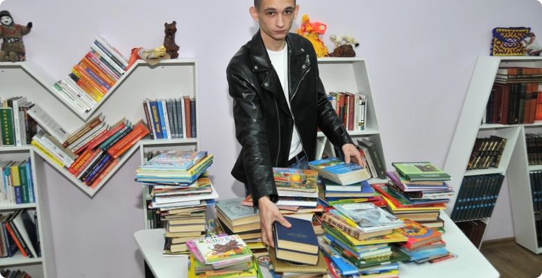 Сбор книг и канцелярских принадлежностей для школьников Донбасса
